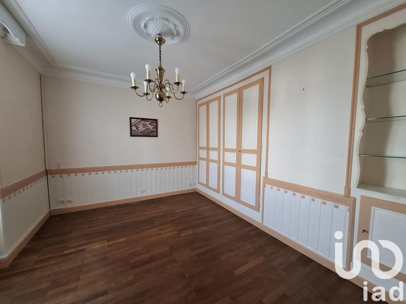 Maison - 219 m² - 9 pièces