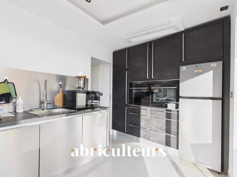 Penthouse - 78 m² - 3 pièces