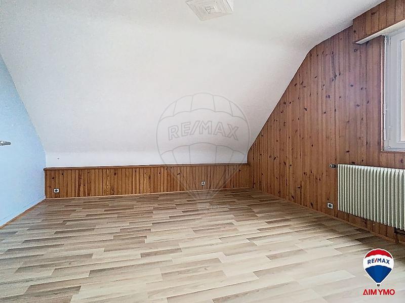 Maison - 219 m² - 8 pièces