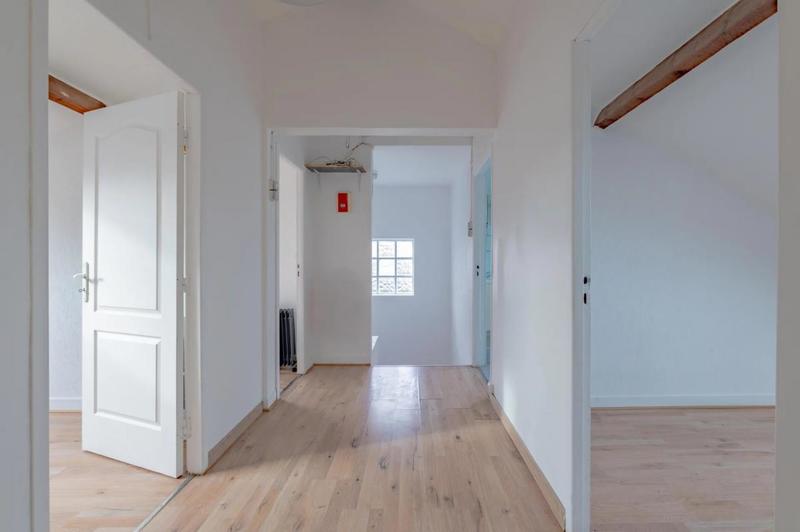 Maison - 280 m² - 10 pièces