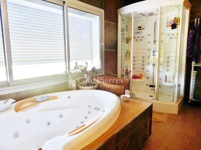 Villa - 230 m² - 8 pièces