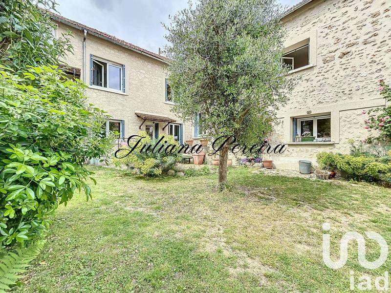 Maison - 177 m² - 9 pièces