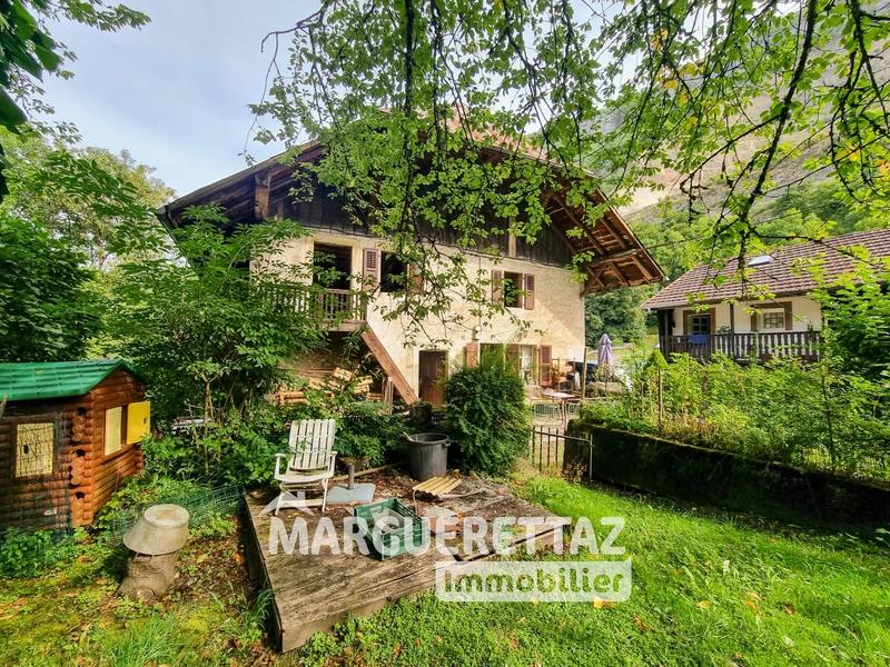 Maison de village - 220 m² - 8 pièces