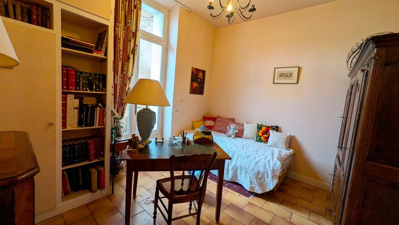 Maison traditionnelle - 165 m² - 7 pièces