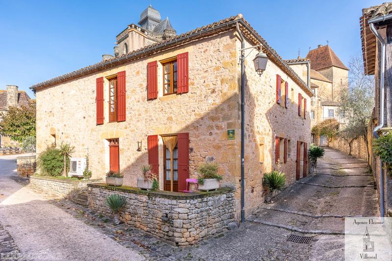 Maison traditionnelle - 318 m² - 12 pièces