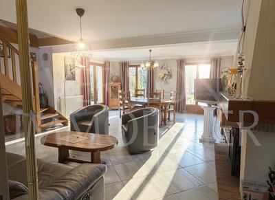 Maison - 203 m² - 7 pièces