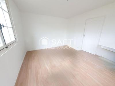 Maison - 303 m² - 7 pièces