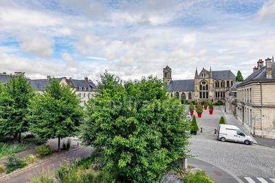 Maison - 260 m² - 8 pièces