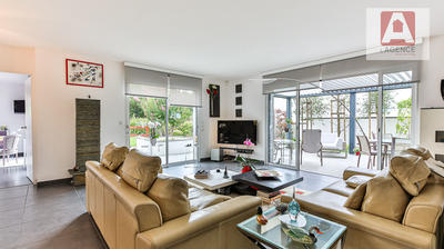 Maison - 187 m² - 6 pièces