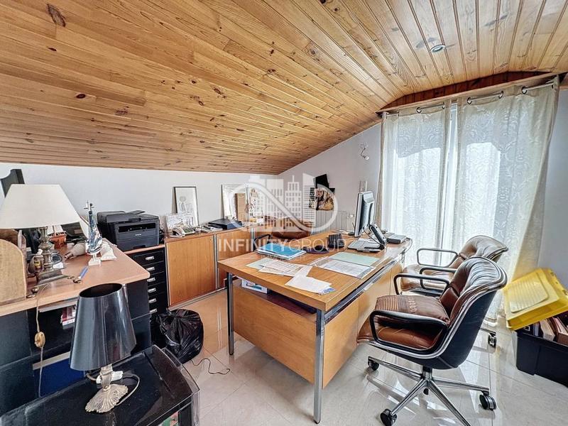 Villa - 247 m² - 7 pièces