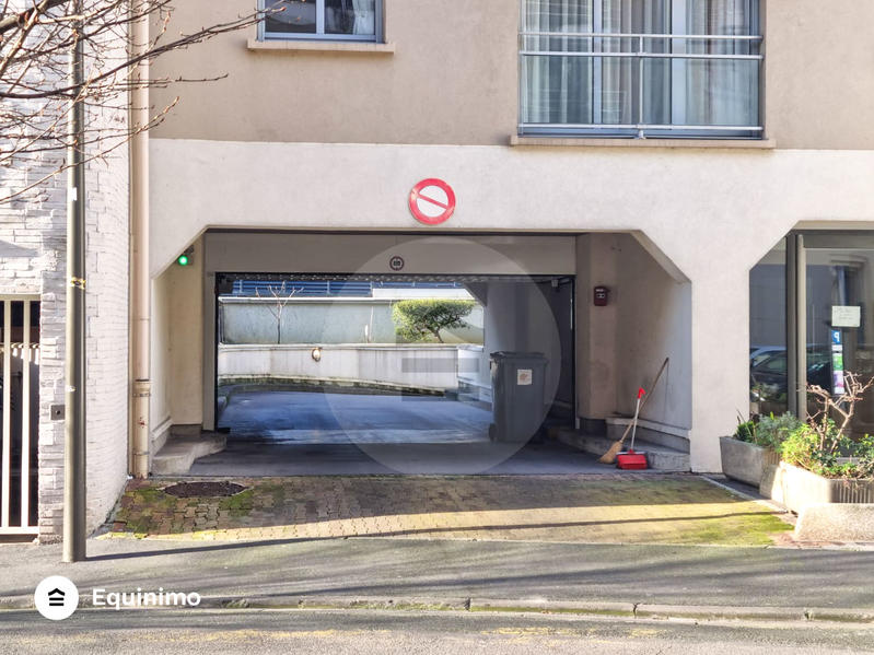 Parking / Garage - 9 m²