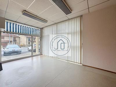Local commercial - 164 m² - 9 pièces