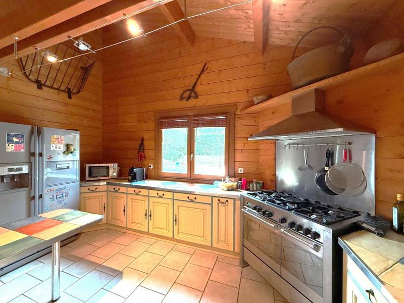 Maison - 400 m² - 4 pièces