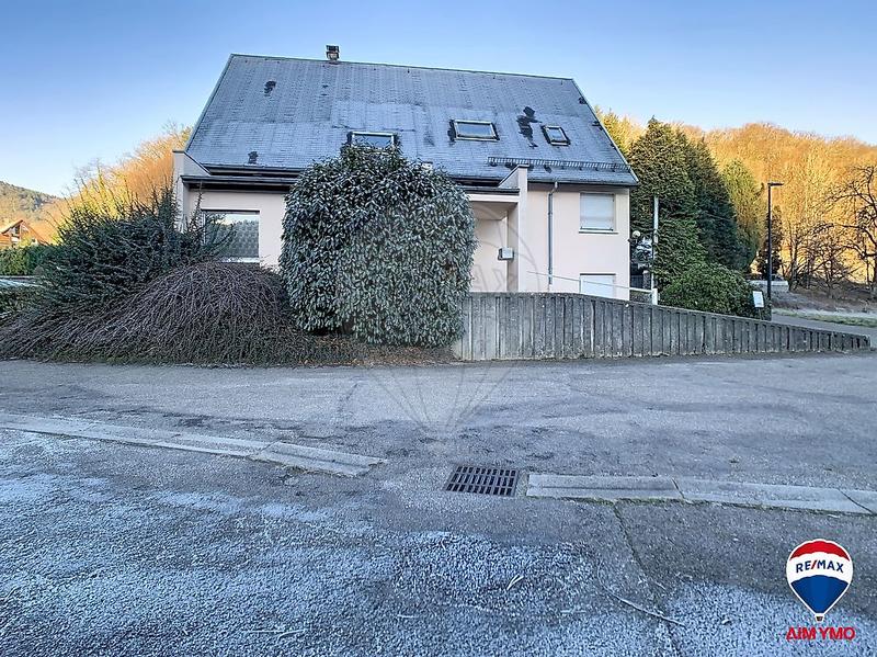 Maison - 248 m² - 14 pièces