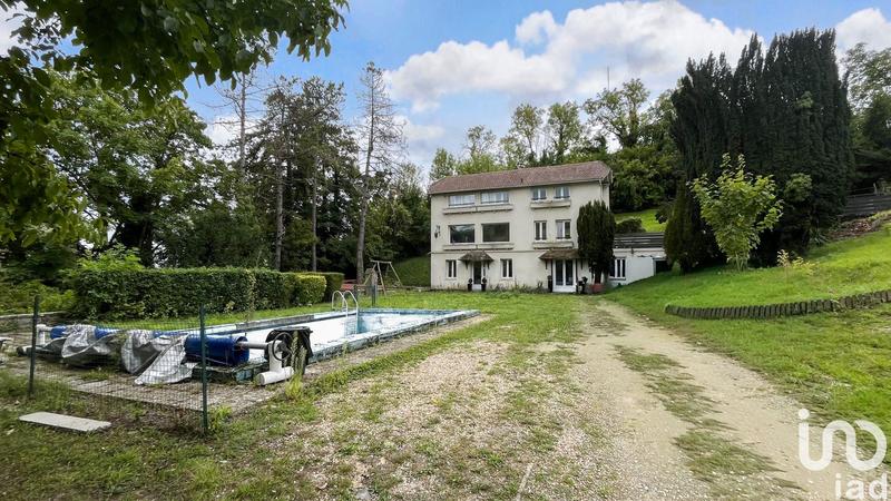 Maison - 213 m² - 8 pièces