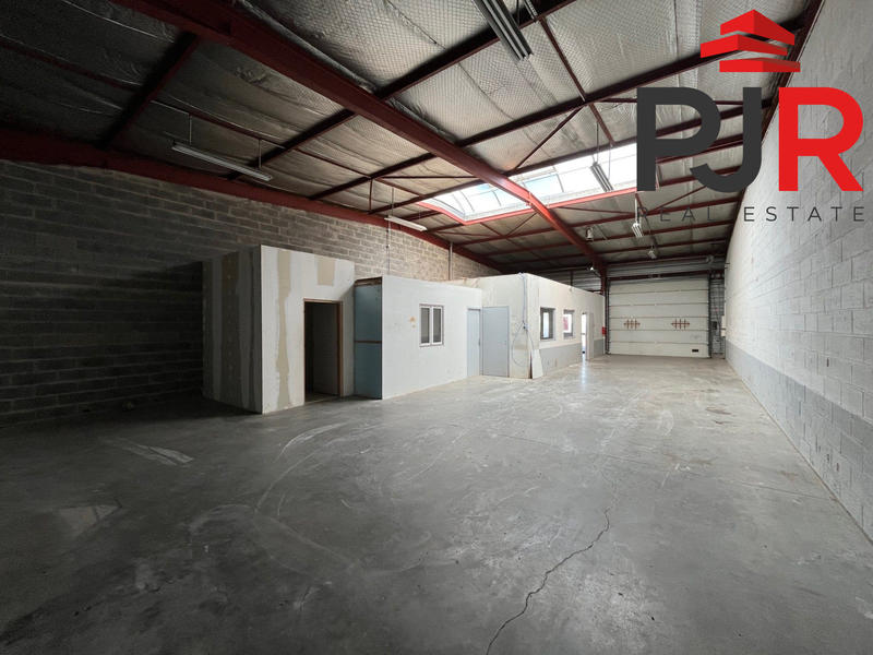 Local d'activités - 198 m²