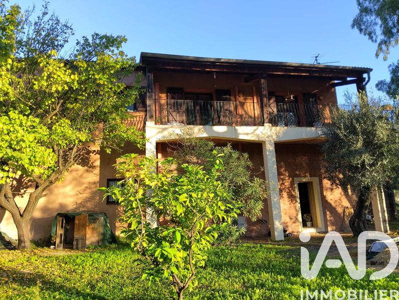 Maison - 204 m² - 9 pièces