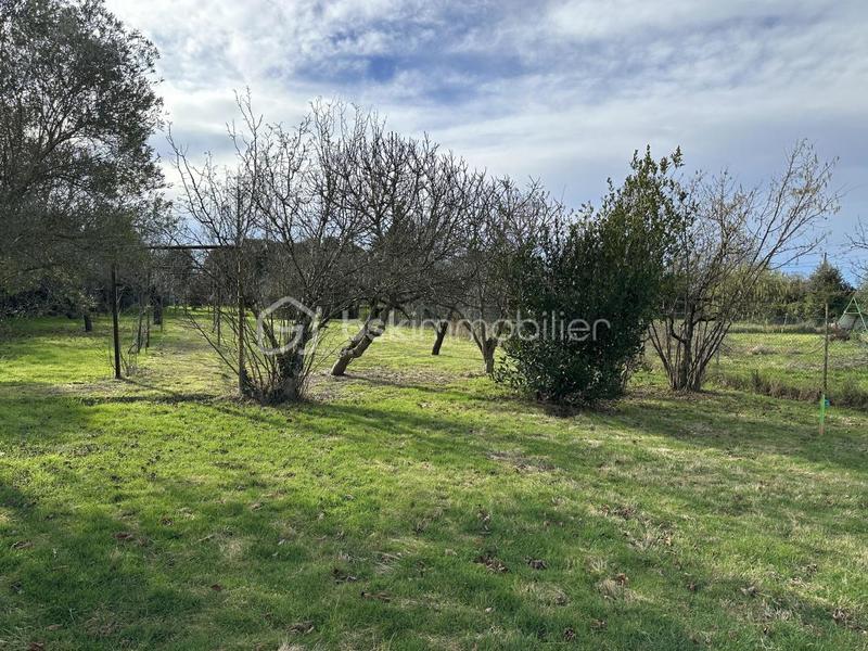 Terrain constructible - 1 150 m²