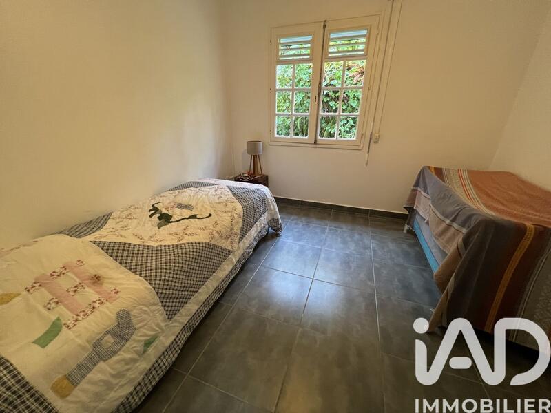 Maison - 196 m² - 9 pièces