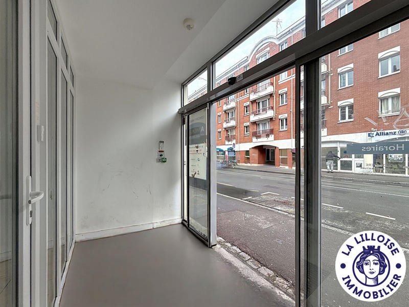 Local commercial - 140 m² - 6 pièces