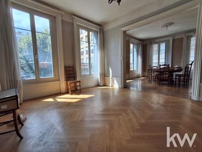 Appartement - 151 m² - 5 pièces