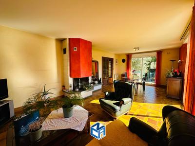 Maison - 214 m² - 9 pièces