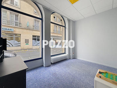 Local commercial - 190 m² - 6 pièces