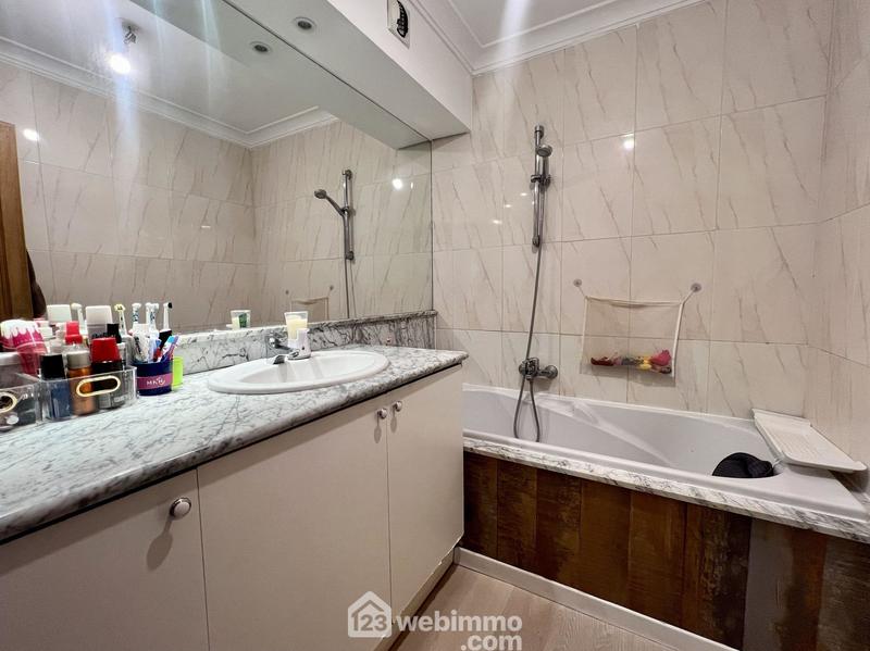 Appartement - 100 m² - 4 pièces