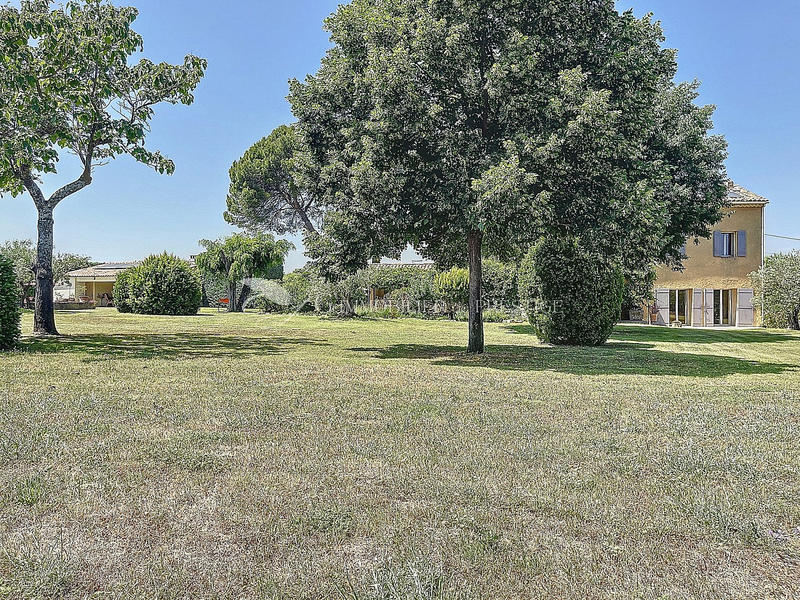 Mas - 257 m² - 9 pièces