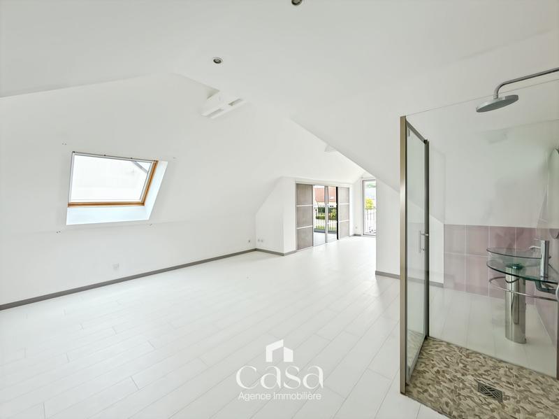 Maison - 204 m² - 7 pièces