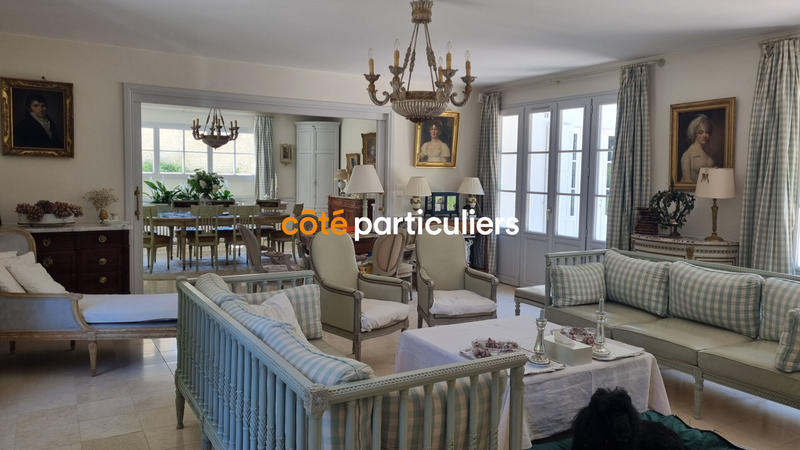 Demeure - 350 m² - 14 pièces