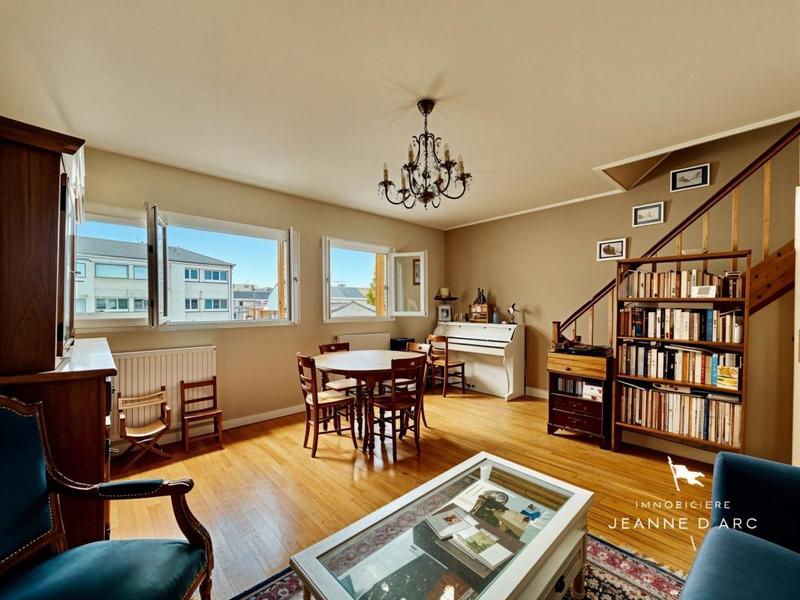 Maison de ville - 80 m² - 5 pièces