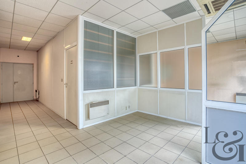 Local commercial - 95 m² - 3 pièces