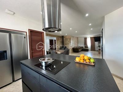 Maison - 102 m² - 4 pièces