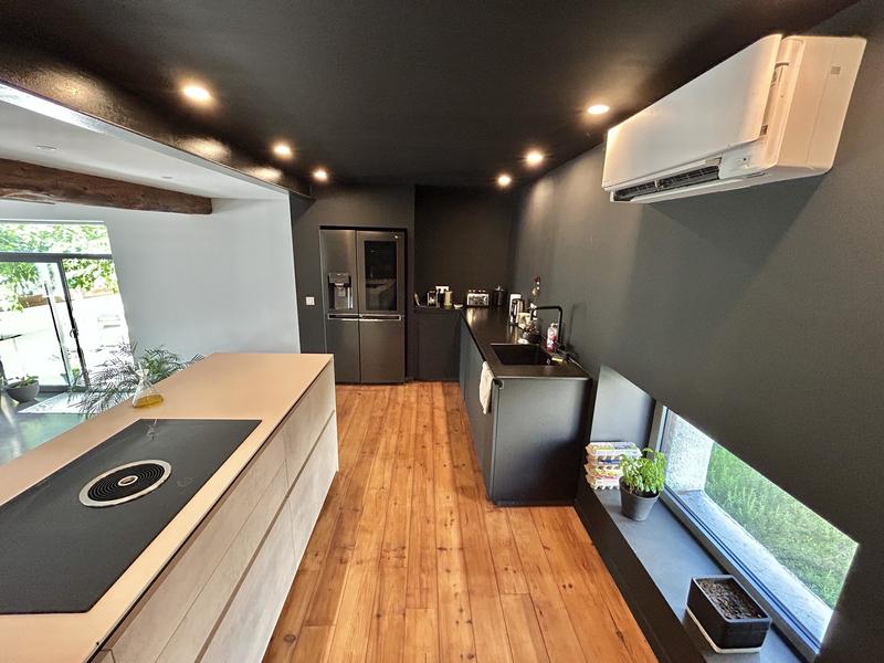 Maison - 239 m² - 5 pièces