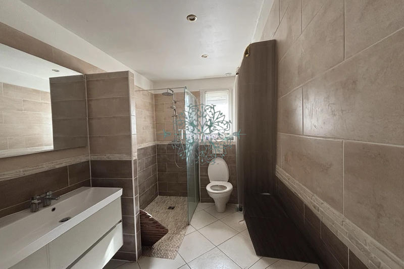 Maison - 180 m² - 7 pièces