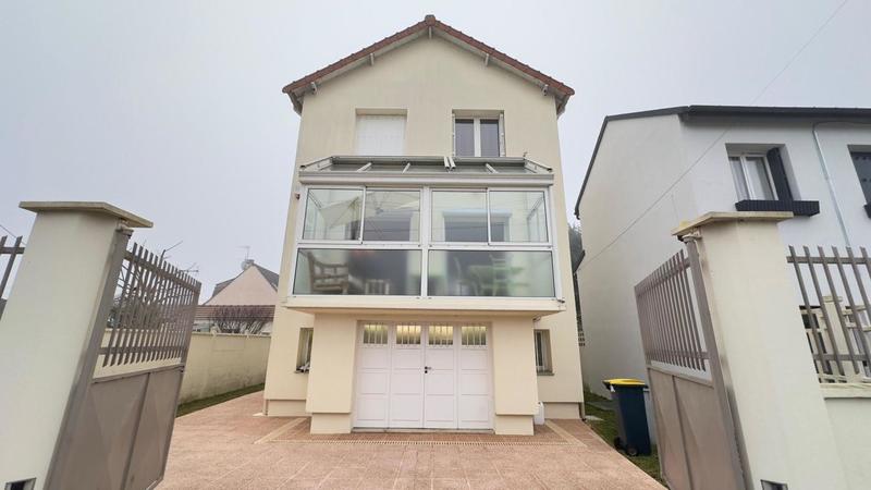 Maison - 140 m² - 6 pièces