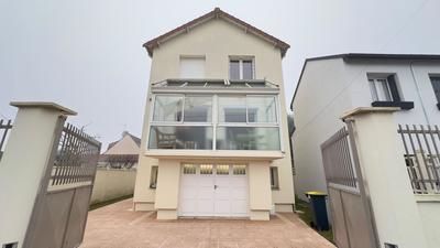 Maison - 140 m² - 6 pièces