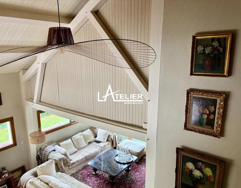 Maison - 142 m² - 5 pièces