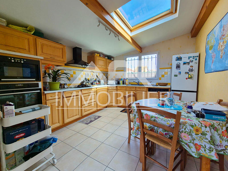 Maison - 90 m² - 5 pièces