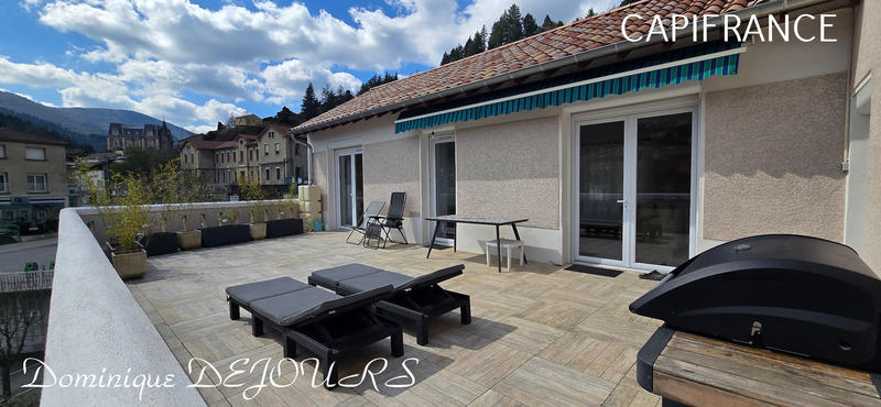 Maison - 230 m² - 9 pièces