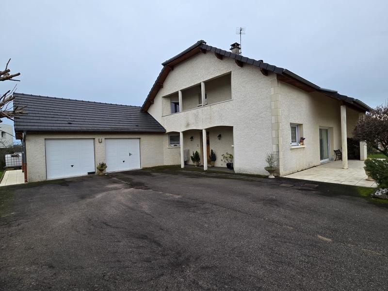 Pavillon - 160 m² - 6 pièces