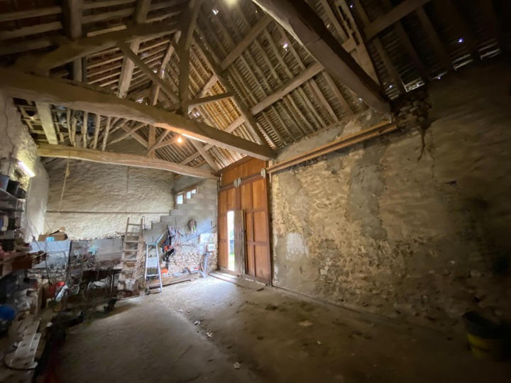 Grange - 80 m² - 1 pièce