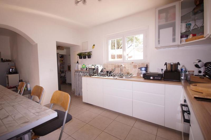 Maison - 280 m² - 7 pièces