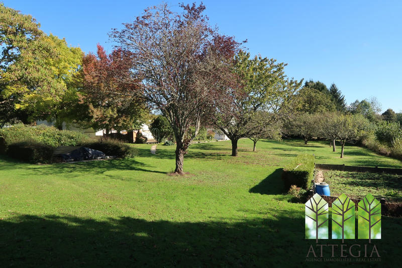 Maison - 400 m² - 7 pièces