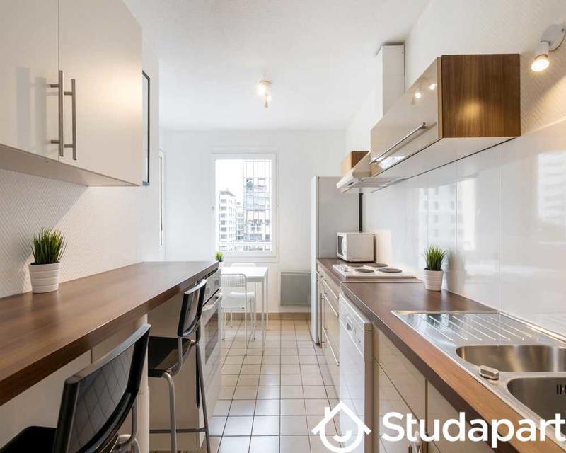 Chambre - 70 m² - 1 pièce