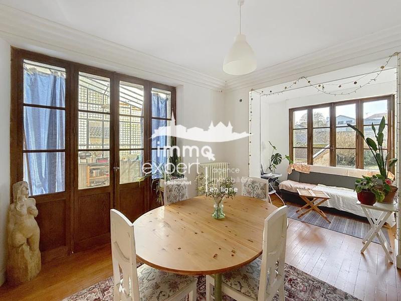 Maison de ville - 246 m² - 7 pièces