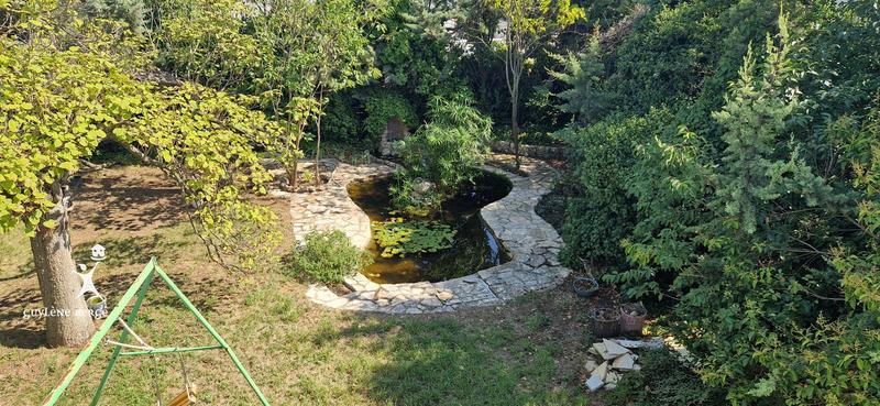 Maison - 238 m² - 9 pièces