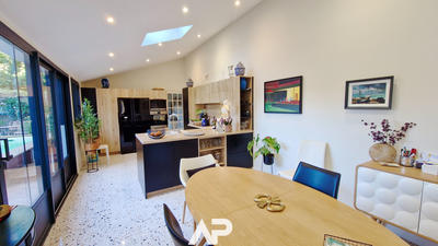 Maison - 181 m² - 8 pièces