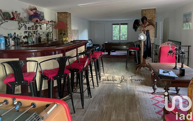 Maison - 334 m² - 12 pièces